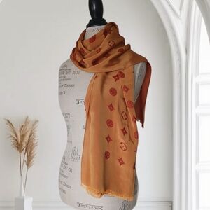 100% Authentic Reversible Louis Vuitton Acetate Silk Scarf Shawal.